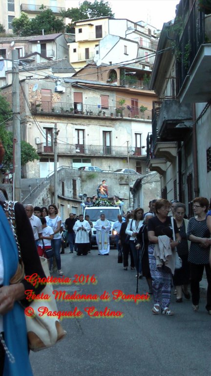 madonnadelrosariogrotteria201634.jpg