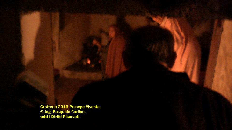 grotteriapresepevivente2016vescovoeccmonsfoliva11.jpg