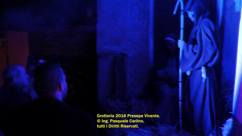 grotteriapresepevivente2016vescovoeccmonsfoliva33.jpg