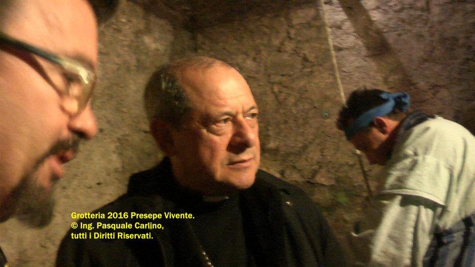 grotteriapresepevivente2016vescovoeccmonsfoliva42.jpg