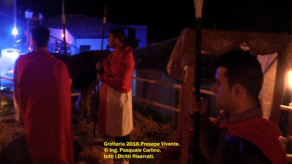 grotteriapresepevivente2016vescovoeccmonsfoliva44.jpg