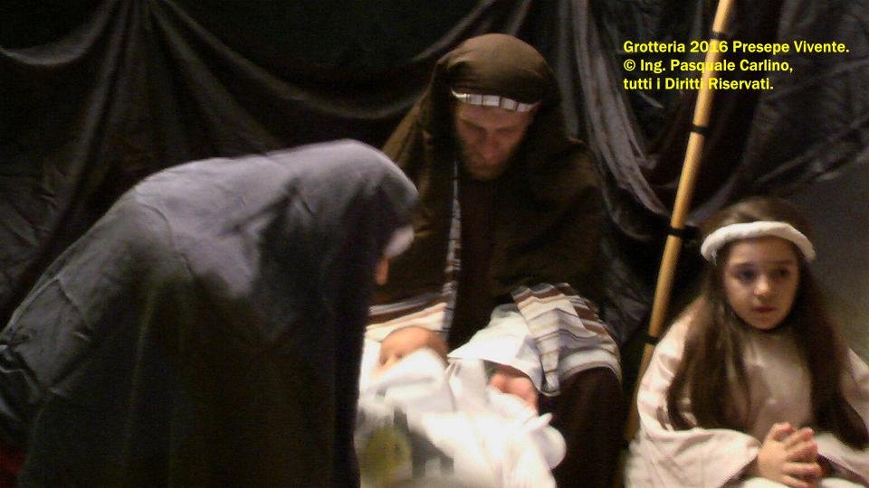 grotteriapresepevivente2016vescovoeccmonsfoliva59.jpg