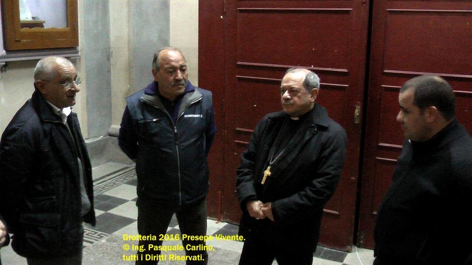 grotteriapresepevivente2016vescovoeccmonsfoliva64.jpg