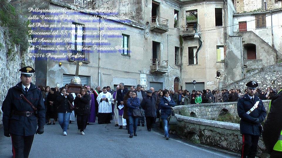 pellegrinaggiogiubiliareconlacrocedipolsi15.jpg