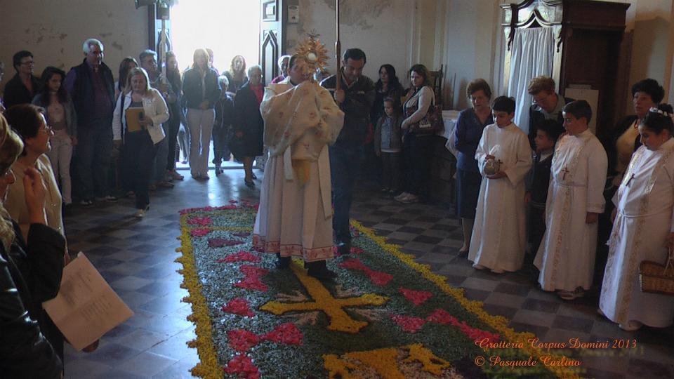 grotteriacorpusdomini201313.jpg