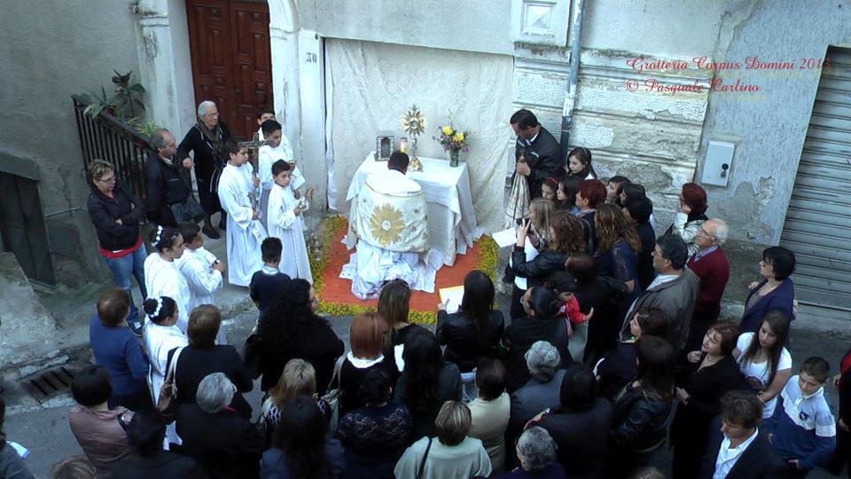 grotteriacorpusdomini201323.jpg