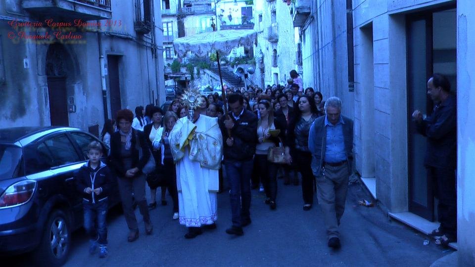 grotteriacorpusdomini201326.jpg