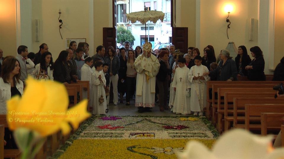 grotteriacorpusdomini201340.jpg