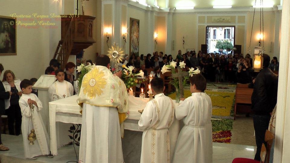 grotteriacorpusdomini201342.jpg