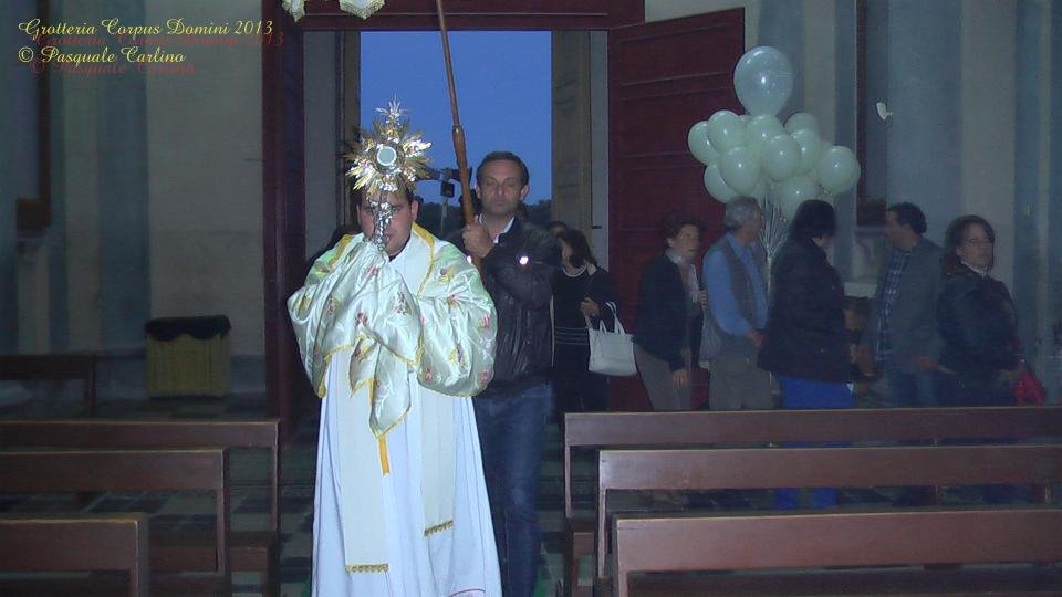 grotteriacorpusdomini201356.jpg