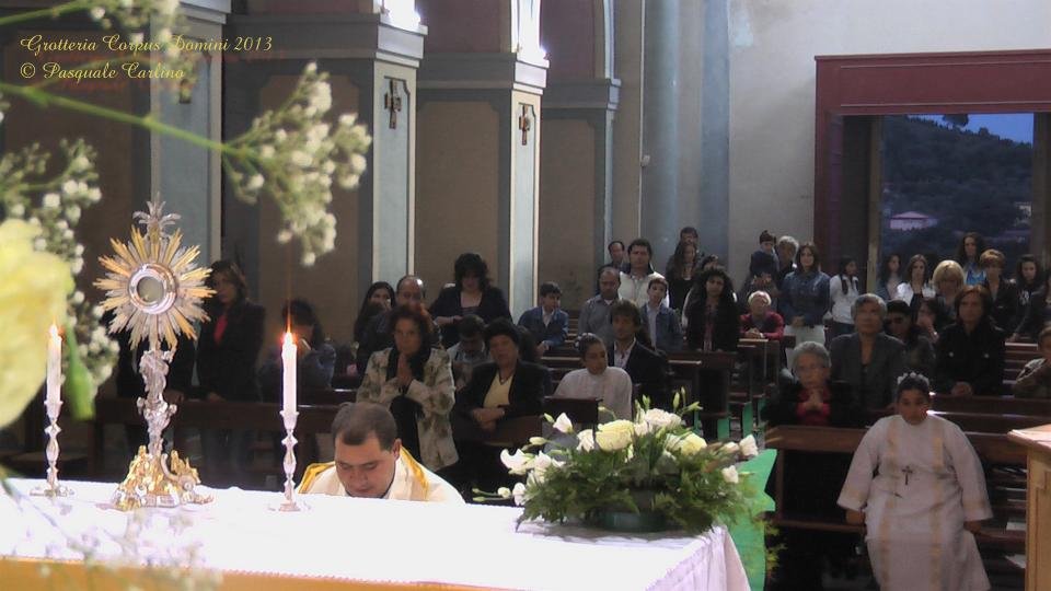 grotteriacorpusdomini201358.jpg