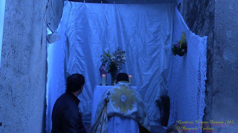 grotteriacorpusdomini20138.jpg